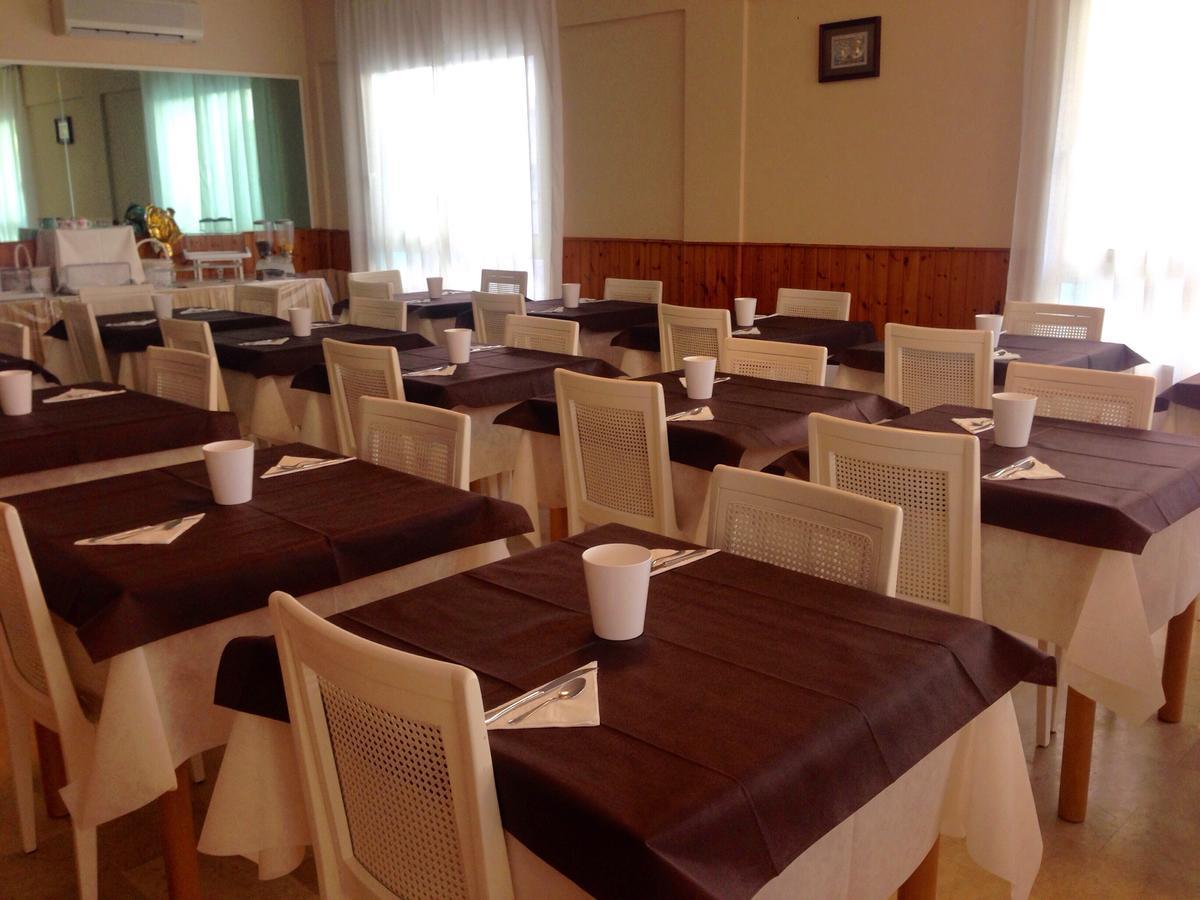 Hotel Riva Rimini Extérieur photo